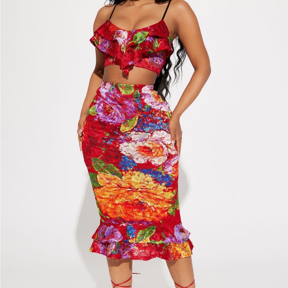 M Fashion Nova Floral Mindset Skirt Set Red/Combo